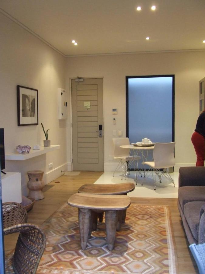 210 Gallery Luxury Studio Apartment Knysna Esterno foto