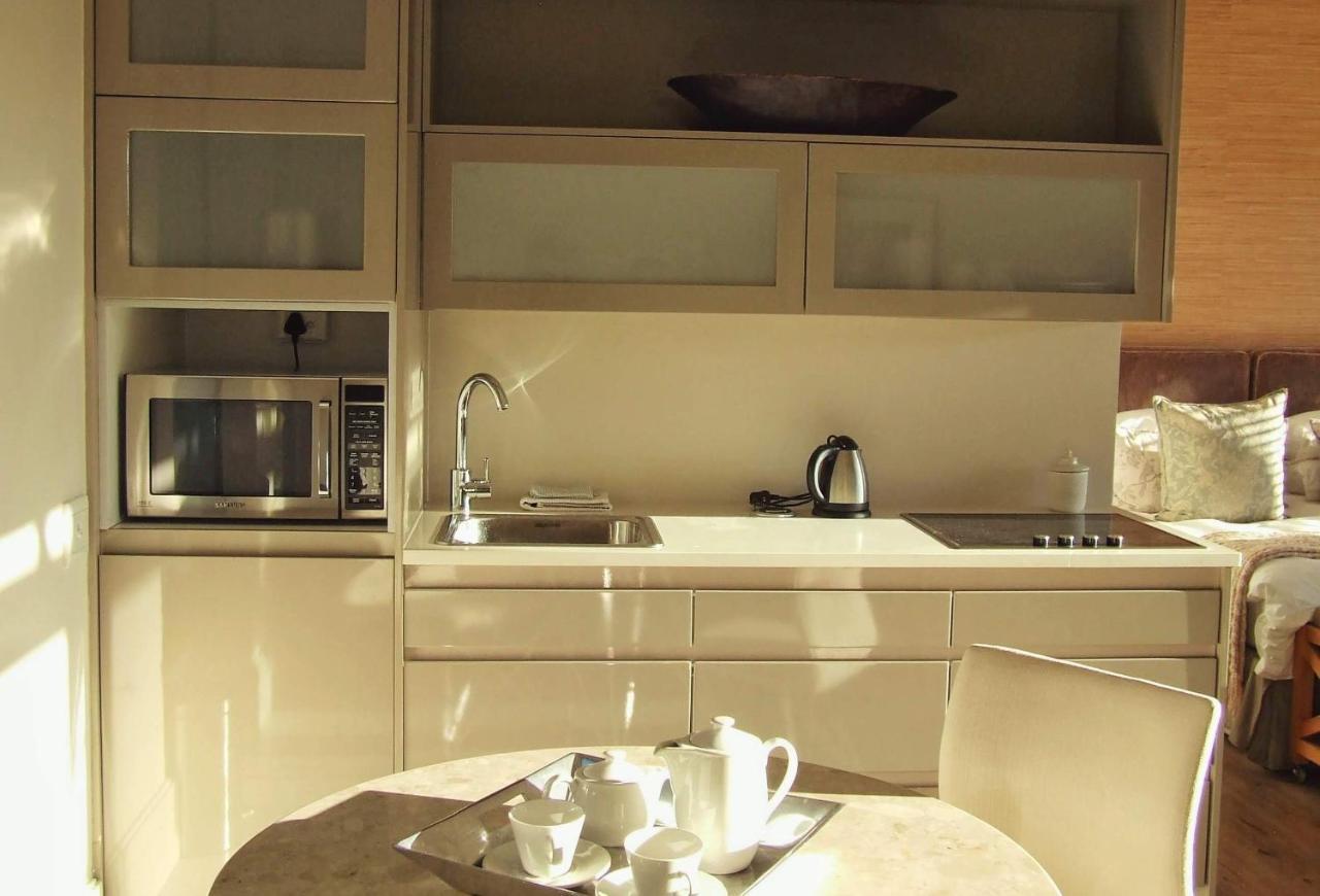 210 Gallery Luxury Studio Apartment Knysna Esterno foto