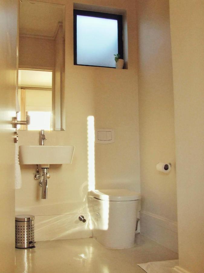 210 Gallery Luxury Studio Apartment Knysna Esterno foto